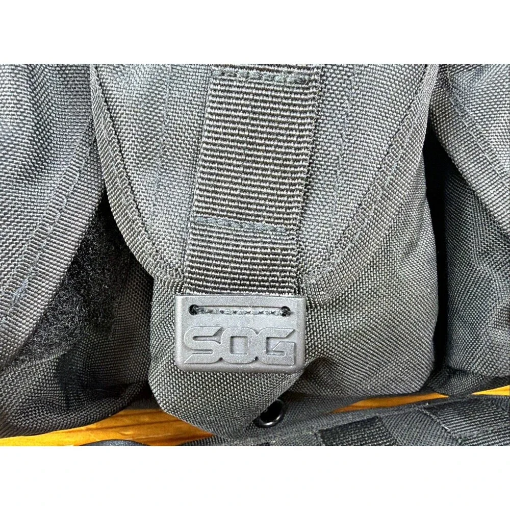 SOG Tactical Messenger Bag Black Shoulder Strap Utility MOLLE TACT POINT Pouches